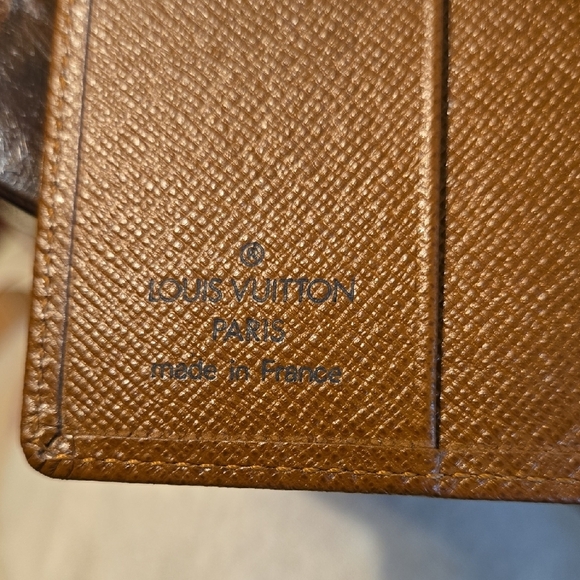 Louis Vuitton Brown Key Card Holder Elegant Accessory. Unisex, It Is NWOT - Picture 2 of 12